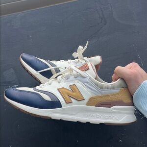New Balance Mens Navy and Cream Sneakers